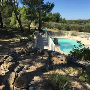 https://les-mazets-de-la-reine-pedauque.fr-provencehotel.com